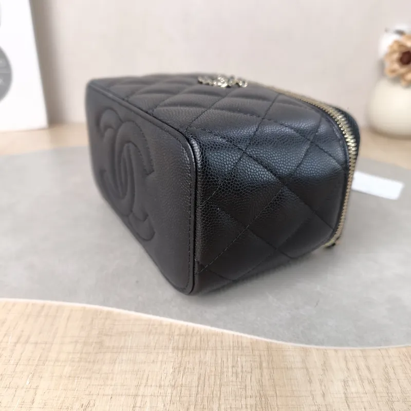 Chanel Crossbody Bag Black Grained Calfskin Mini 16 × 8 × 9.5 cm — detail view 7 of 12