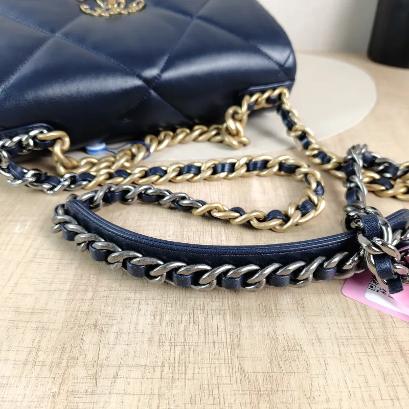 Chanel Crossbody Bag 19Bag Blue Calfskin Small 26 × 9 × 16 cm 30 — detail view 14 of 14