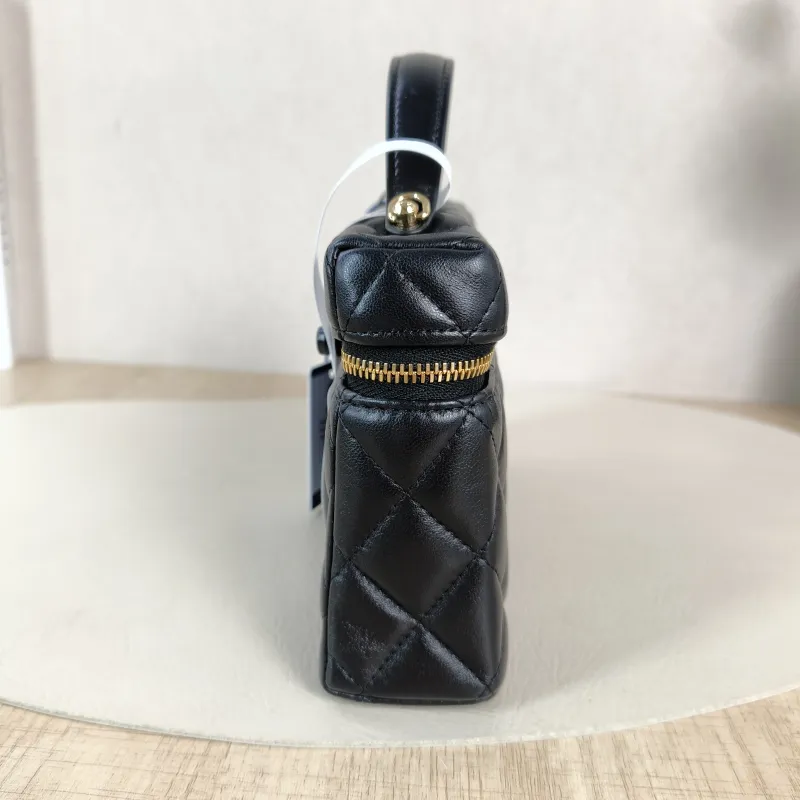 Chanel Crossbody Bag lp Box Bag Black Lambskin One Size19.5 × 5 × 17 cm — detail view 1 of 13