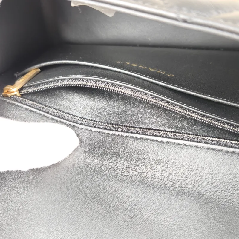 Chanel Crossbody Bag Black Lambskin One Size25 × 9 × 14.5 cm — detail view 6 of 13