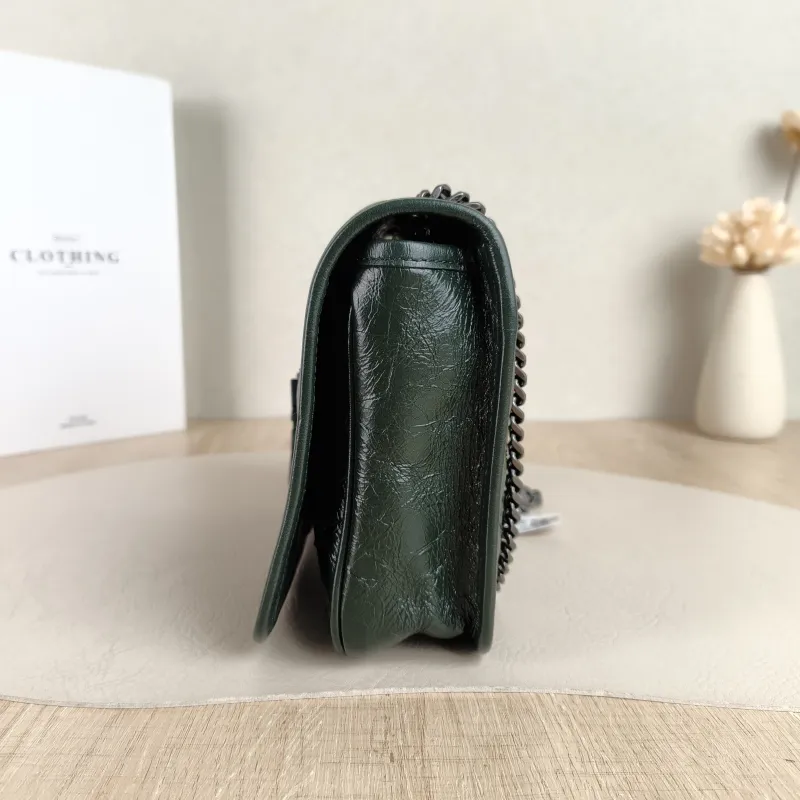 SAINT LAURENT Crossbody Bag Niki Chain Bagwoc Green Calfskin Mini 19 × 5 × 16 cm — detail view 1 of 12