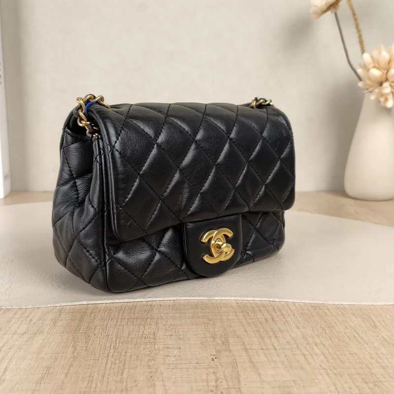 Chanel Crossbody Bag Black Lambskin One Size17 × 8 × 13.5 cm Conditioned — cover view 5 of 5