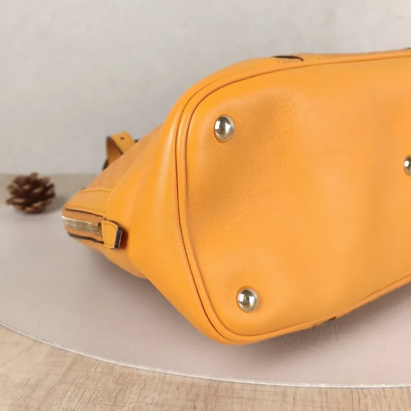 GUCCI Crossbody Bag Crossbody Bag Calfskin One Size31 × 12 × 23 cm — detail view 2 of 10