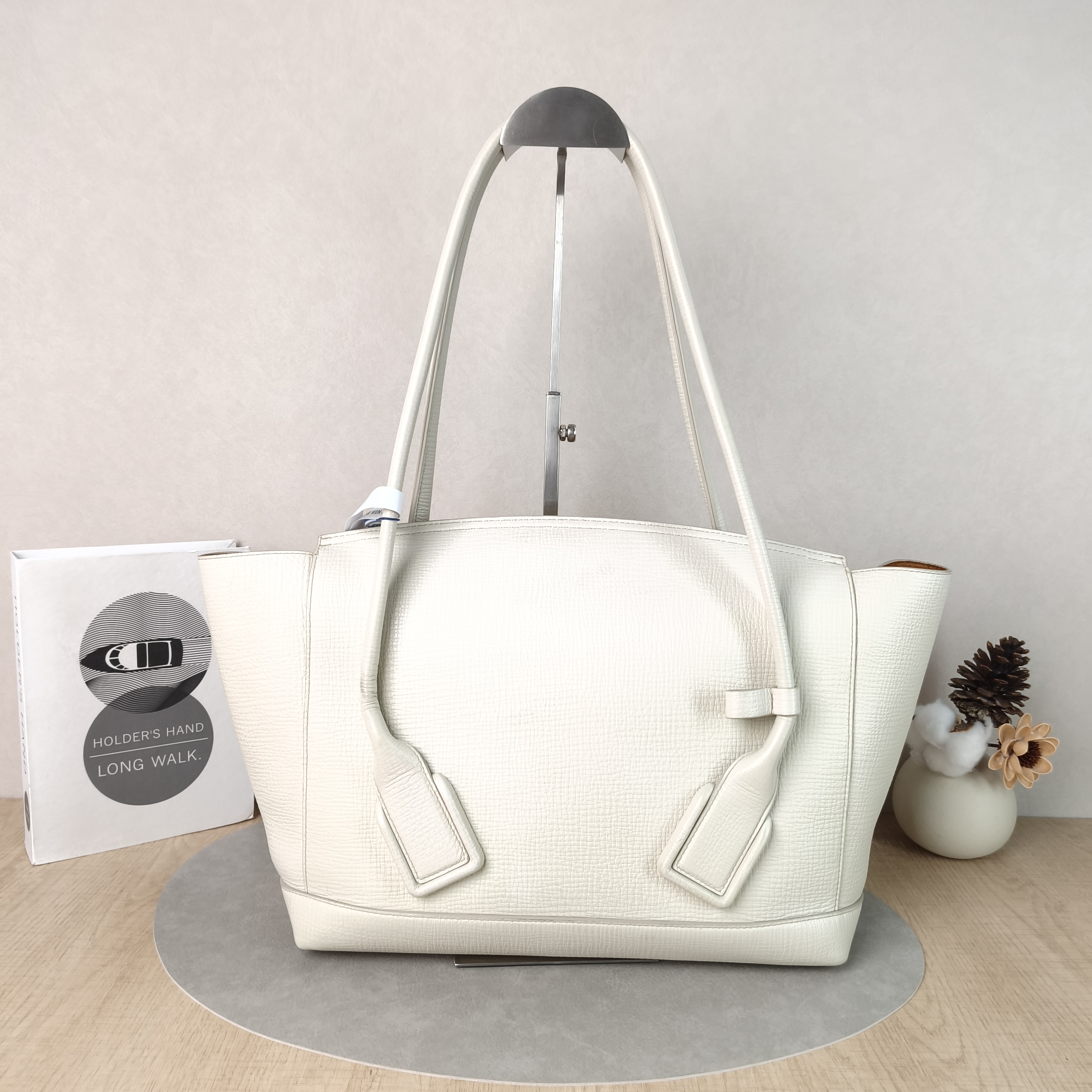 Bottega Veneta Shoulder Bag ARCO 48 White Calfskin Medium48 × 15 × 33 cm — cover view 4 of 5