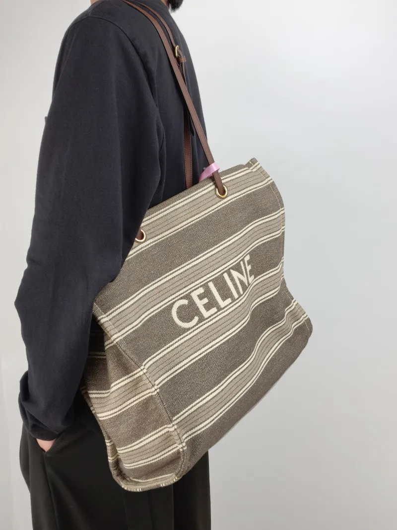 CELINE Shoulder Bag Tote Bag 43.5 × 16 × 36 cm — on-model view 1 of 2