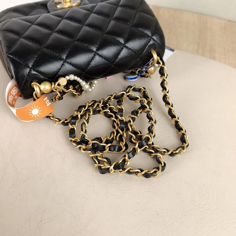 Chanel Crossbody Bag Pearl Black Lambskin One Size17 × 5 × 12.5 cm — detail view 9 of 12