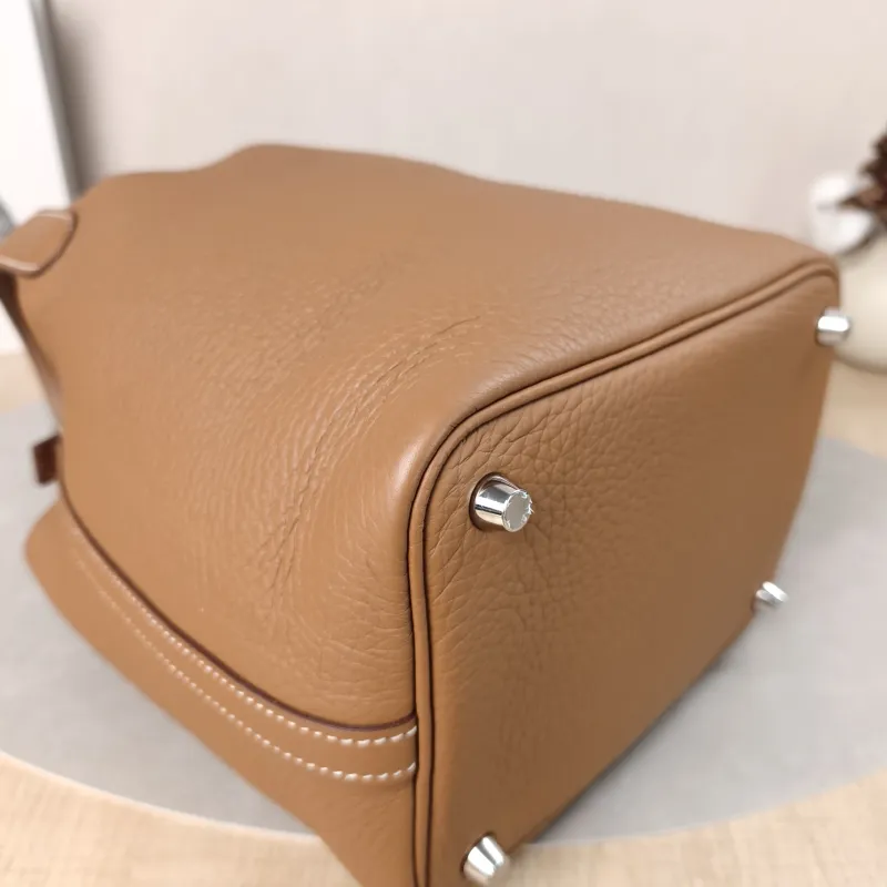 Hermès Top Handle Bag Picotin Lock 18 1837 Brown Taurillon Clemence TC Calfskin Small18 × 13 × 18 cm — detail view 6 of 18
