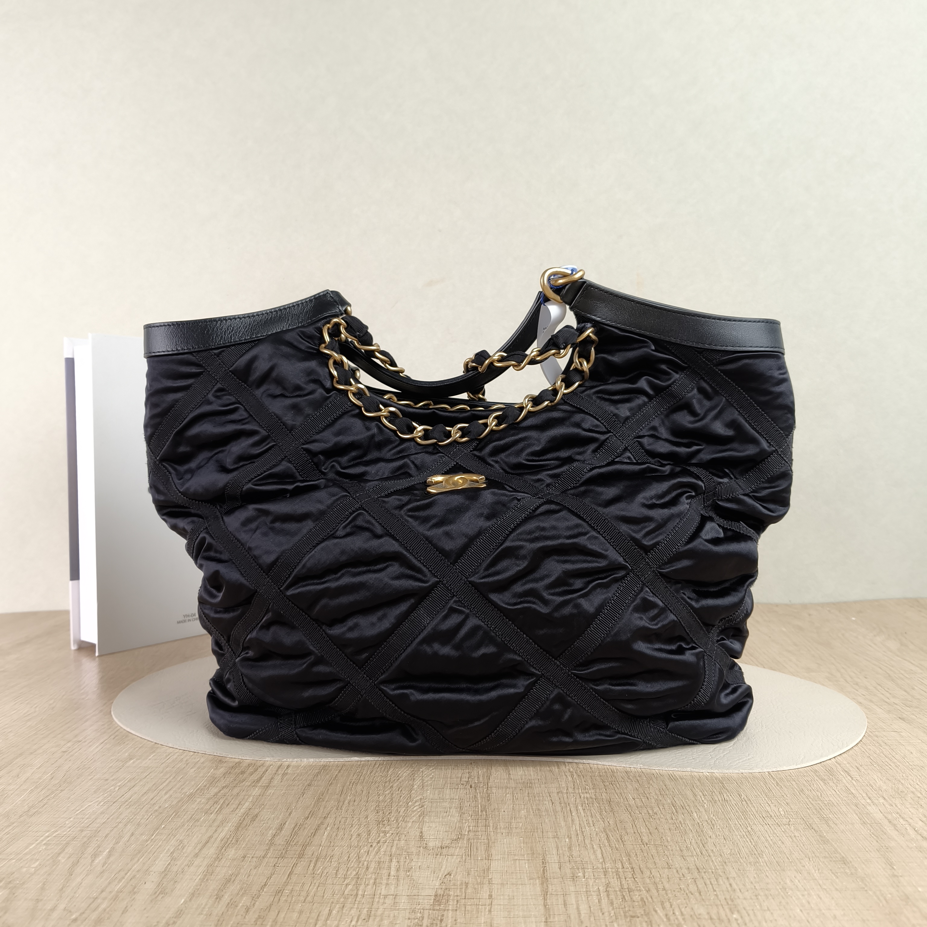 Chanel Shoulder Bag hobo Black One Size35 × 12 × 35 cm