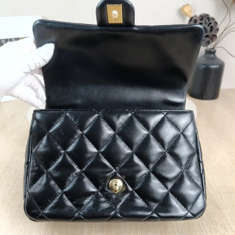 Chanel Crossbody Bag Black SL ambskin Medium25 × 8 × 16 cm — detail view 11 of 12
