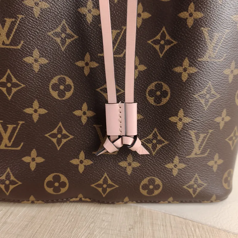 Louis Vuitton Shoulder Bag NÉONOÉ Bucket Bag PVC Medium 26 × 17.5 × 26 cm — detail view 5 of 9