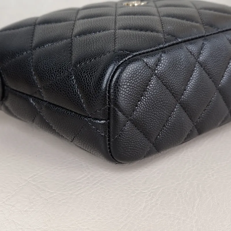 Chanel Crossbody Bag Crossbody Bag Black Grained Calfskin One Size 15.5 × 6 × 12 cm — detail view 3 of 13