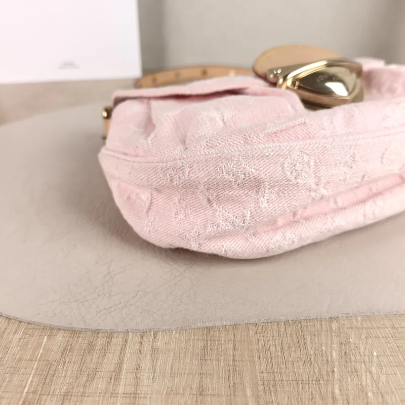 Louis Vuitton Shoulder Bag Sunset Pink 27 × 3 × 18 cm — detail view 7 of 12