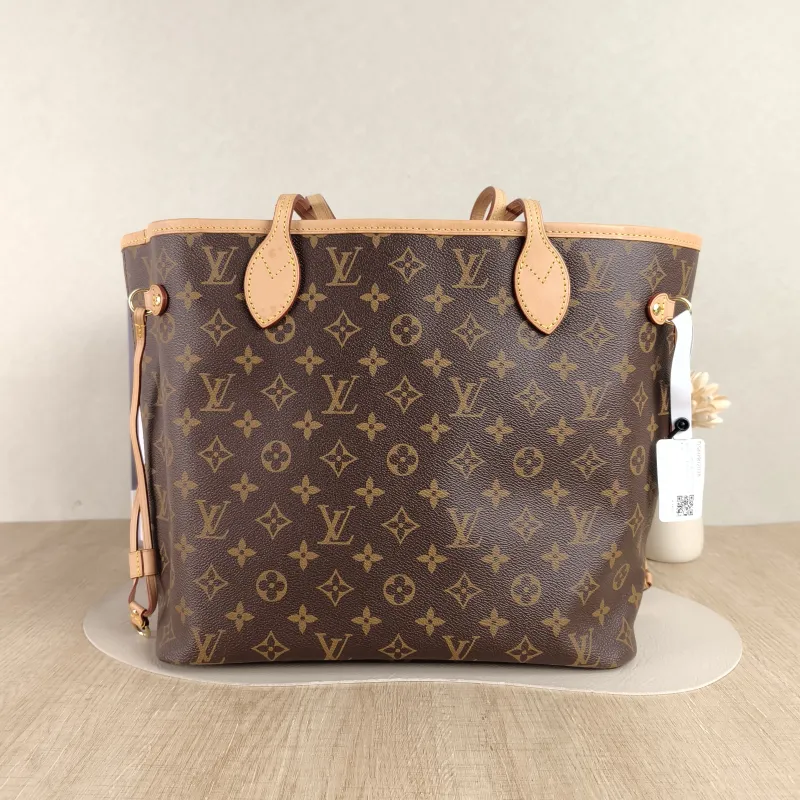 Louis Vuitton Shoulder Bag Neverfull Monogram PVC Medium 31 × 14 × 28 cm — cover view 2 of 4