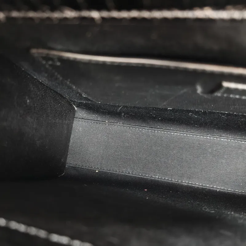 SAINT LAURENT Shoulder Bag MANHATTAN Black Calfskin Medium29 × 7.5 × 20 cm — detail view 2 of 12