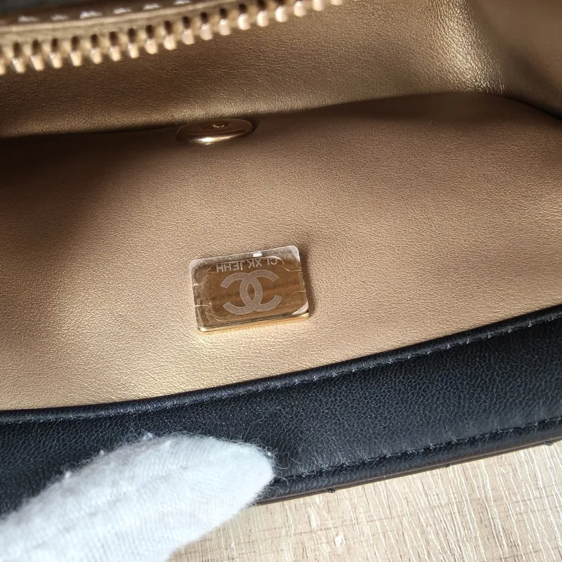 Chanel Crossbody Bag Classic Flap Mini CF Mini Black with Gold-Tone Hardware SL ambskin Mini 17 × 8 × 13.5 cm — detail view 4 of 14