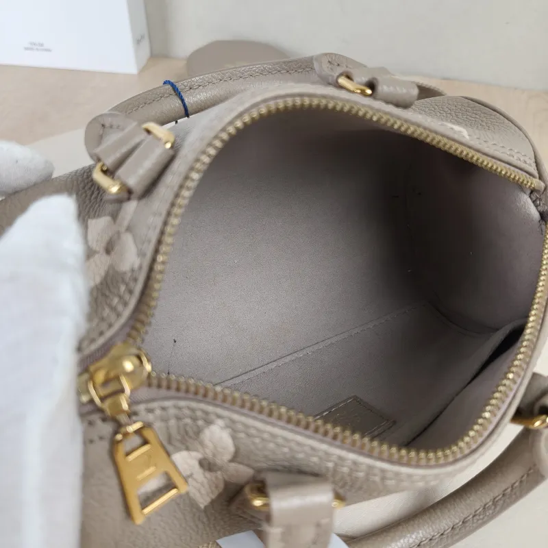 Louis Vuitton Crossbody Bag Papillon · White Empreinte Embossed Calfskin Monogram BB20 × 10 × 10 cm — detail view 9 of 11