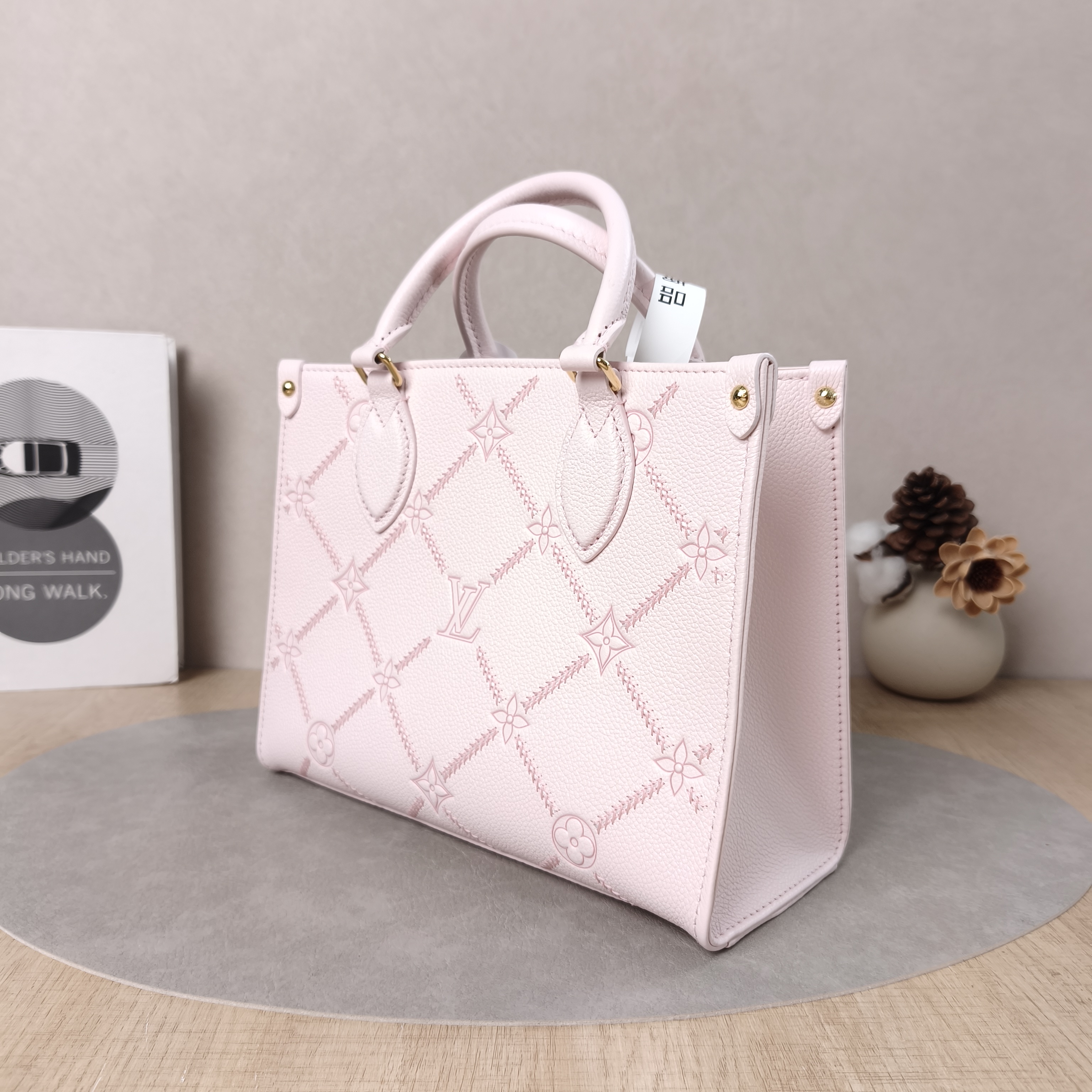 Louis Vuitton Shoulder Bag Onthego Pink Calfskin Small25 × 11.5 × 19 cm — cover view 4 of 6