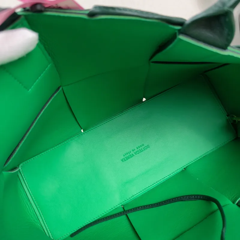 Bottega Veneta Top Handle Bag Arco Woven Tote Bag Green Lambskin Small 30 × 11.5 × 20 cm — detail view 5 of 13