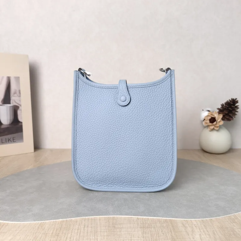 Hermès Crossbody Bag Evelyne Mini 16 Mini 16 J7 Taurillon Clemence TC Calfskin Mini 17 × 5.5 × 18 cm K — cover view 4 of 6
