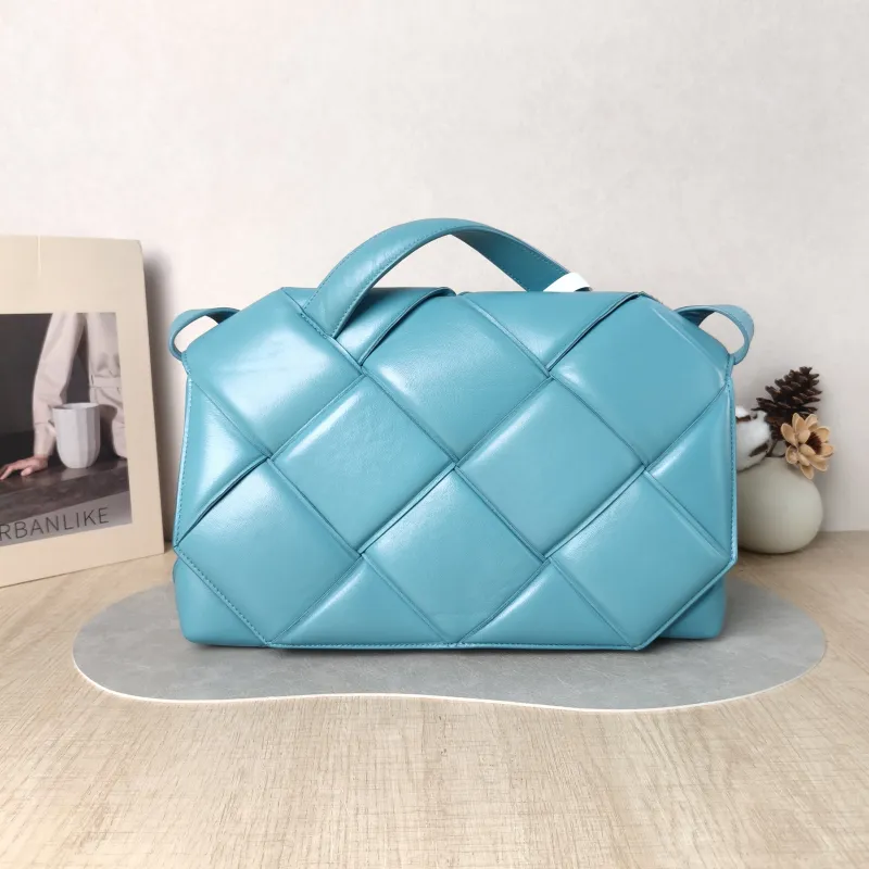 Bottega Veneta Shoulder Bag Woven Shoulder Bag Green Lambskin One Size 33 × 11.5 × 17 cm
