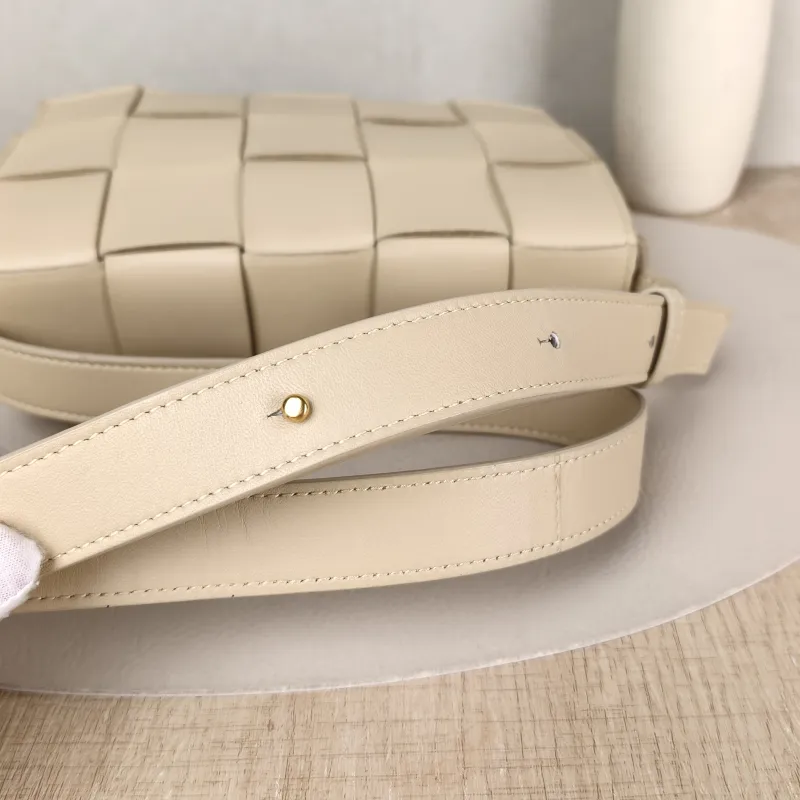 Bottega Veneta Crossbody Bag Cassette Woven Beige Lambskin Medium 23 × 5 × 15 cm — detail view 2 of 12