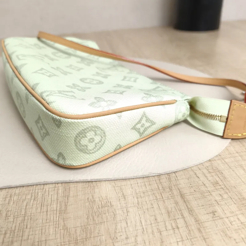 Louis Vuitton Shoulder Bag Pochette Accessoires Green PVC Large23.5 × 4 × 13.5 cm — detail view 6 of 12