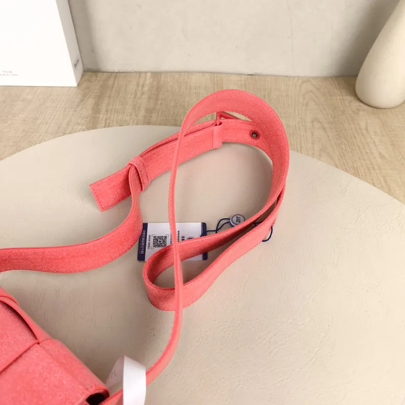 Bottega Veneta Crossbody Bag Cassette Woven Pink PV Cmini15 × 6 × 11 cm — detail view 8 of 11