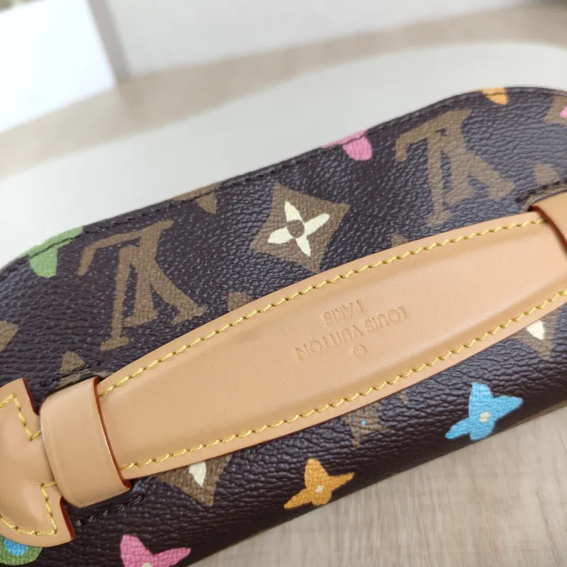 Louis Vuitton Belt Bag Rush Belt Bag Tyler PVC One Size 30 × 8 × 15 cm — detail view 6 of 9