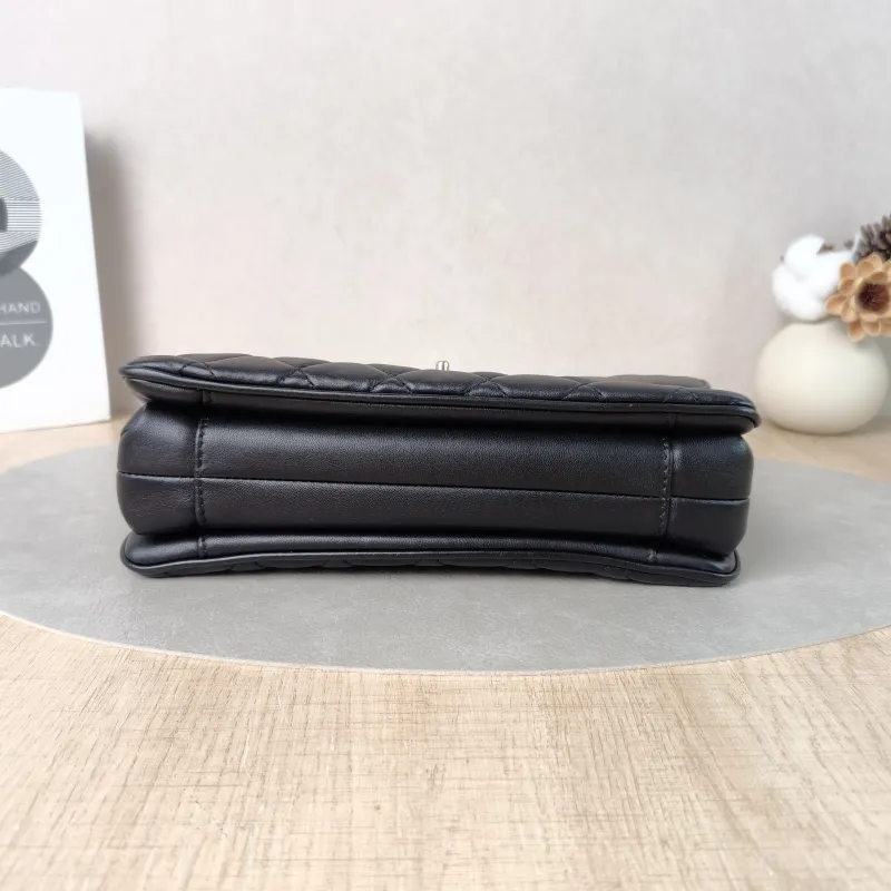 Chanel Crossbody Bag Crossbody Bag Black with Gold-Tone Hardware Lambskin One Size 24 × 7 × 15 cm 24 — cover view 2 of 5