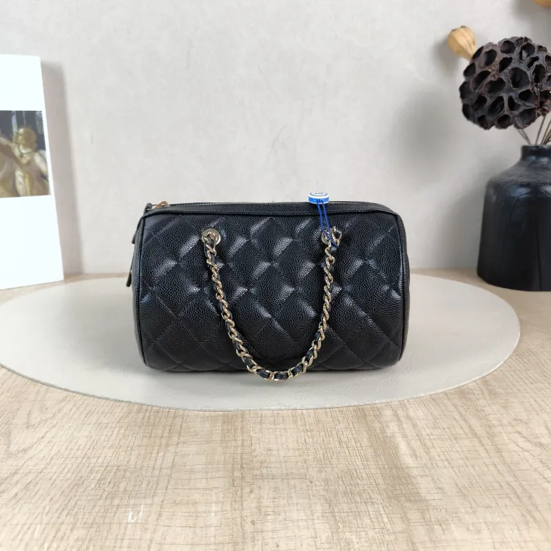 Chanel Crossbody Bag Crossbody Bag Black Grained Calfskin One Size 18.5 × 11 × 11.5 cm — cover view 3 of 5
