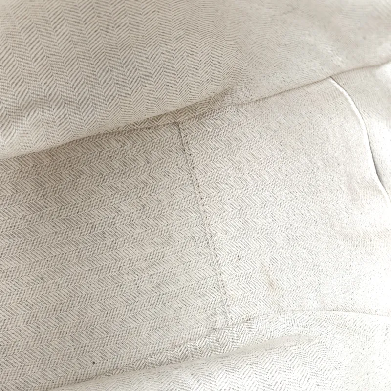 LOEWE Shoulder Bag Hammock Calfskin Small 30 × 14 × 25 cm — detail view 4 of 8
