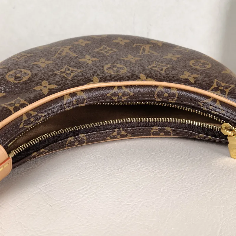 Louis Vuitton Crossbody Bag Loop Monogram PVC Small 23 × 6 × 13 cm — detail view 5 of 14