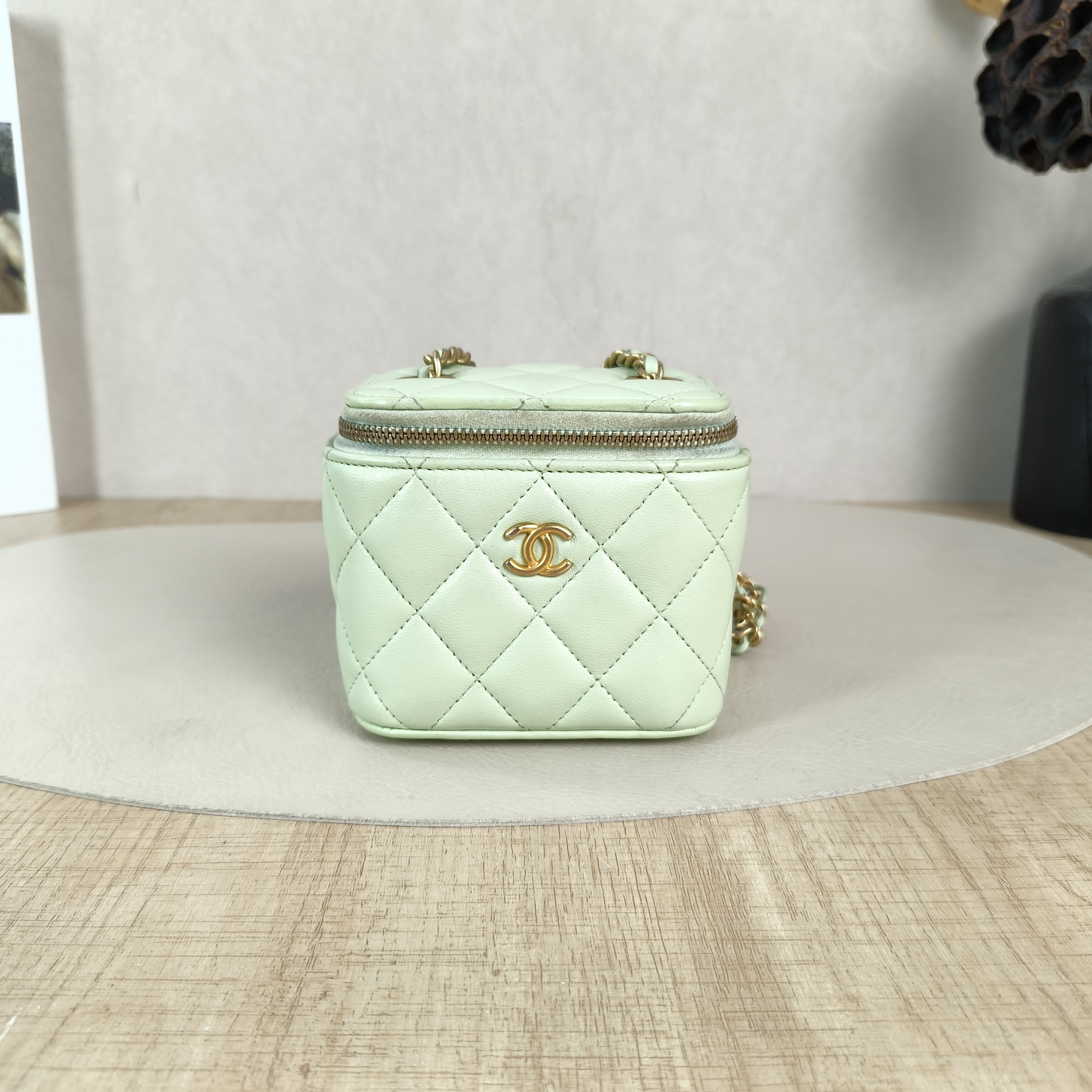 Chanel Crossbody Bag Edition Green Lambskin One Size11 × 7 × 9 cm