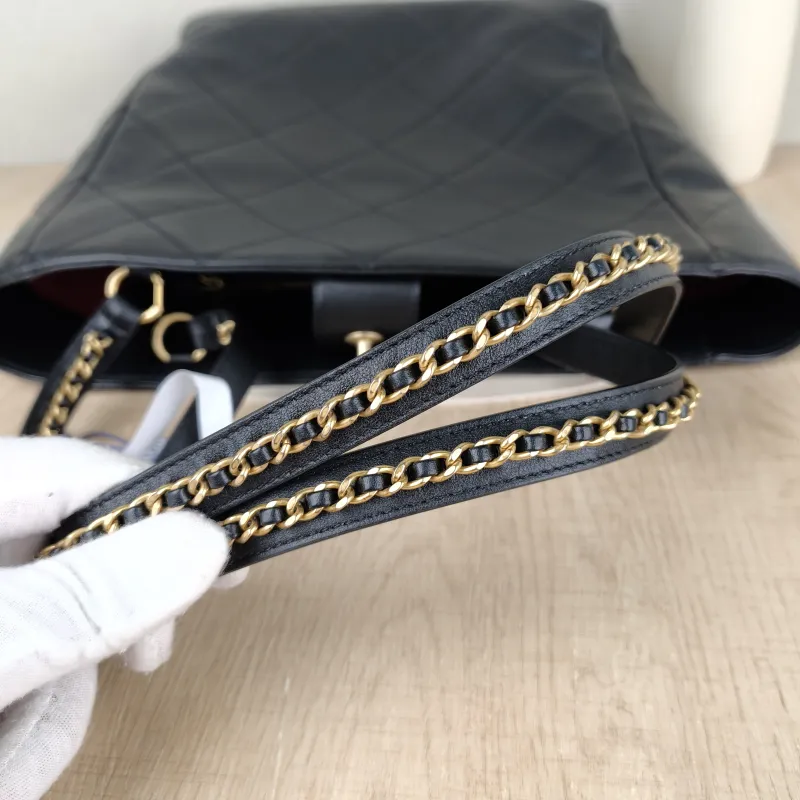 Chanel Shoulder Bag tote Black Lambskin One Size29 × 11 × 32 cm — detail view 3 of 10