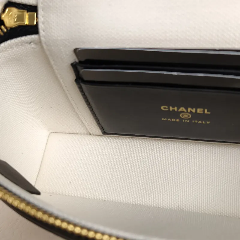 Chanel Crossbody Baglp Box Bag Top Handle Crossbody Bag White Black One Size19.5 × 5 × 17 cm — detail view 9 of 12