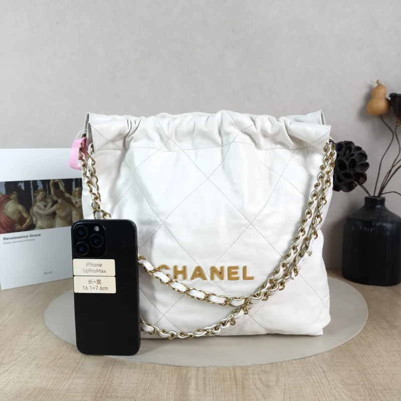 Chanel Shoulder Bag 22Bag White CC alfskin Small 35 × 7 × 37 cm — cover view 3 of 5