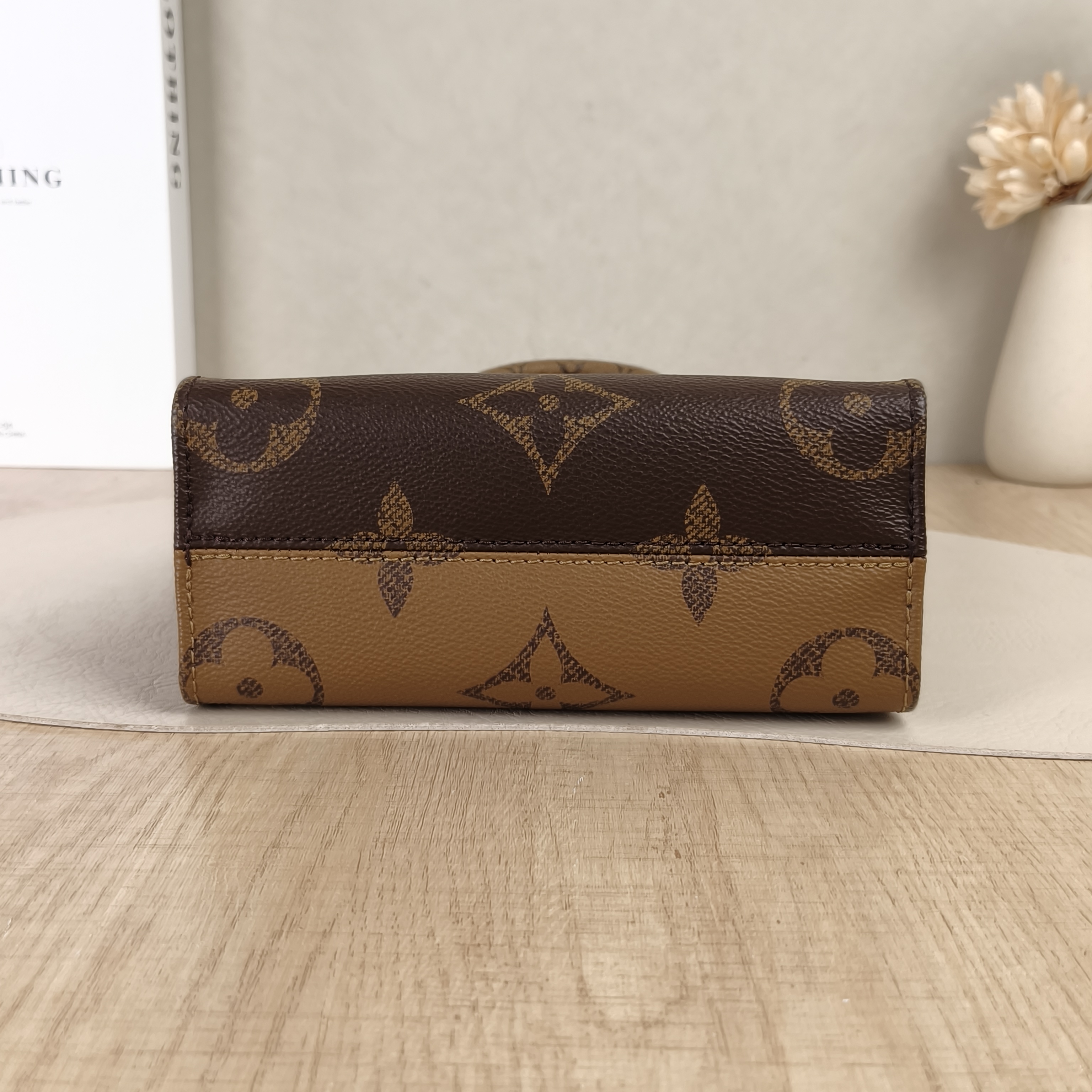 Louis Vuitton Crossbody Bag Onthego BB Monogram PVCBB18 × 8.5 × 15 cm — cover view 4 of 5