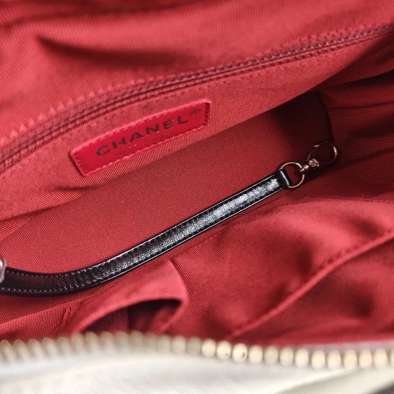 Chanel Crossbody Bag Gabrielle Gabrielle Bag CC alfskin Small 20 × 8 × 15 cm 29 — detail view 6 of 12