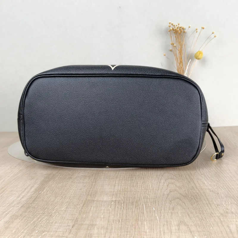 Louis Vuitton Shoulder Bag Neverfull Black · White Calfskin Medium 31 × 14 × 28 cm — cover view 4 of 5