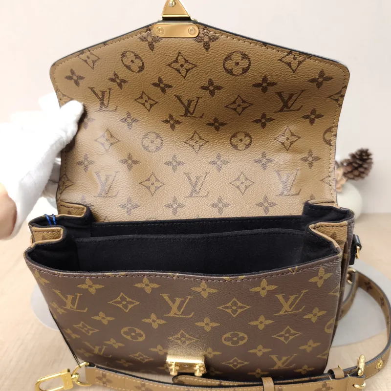 Louis Vuitton Crossbody Bag Pochette Métis Monogram Colorblock PVC Medium 25 × 7 × 19 cm — detail view 6 of 14
