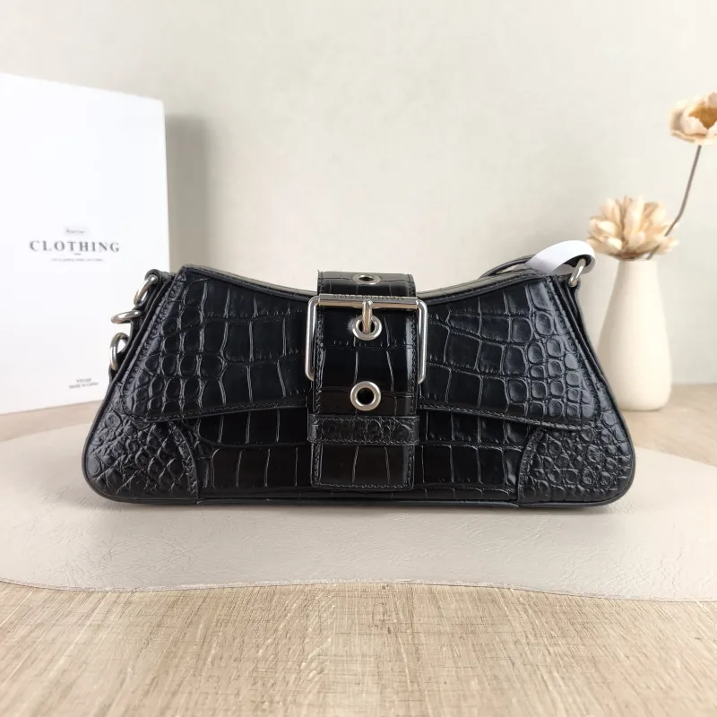 BALENCIAGA Shoulder Bag Lindsay Black Calfskin Small 29 × 5 × 13 cm