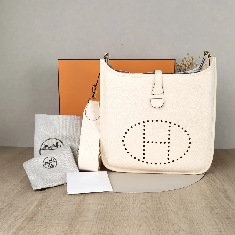 Hermès Crossbody Bag Evelyne 29 29I2 Taurillon Clemence TC Calfskin2929 × 7 × 30 cm — cover view 2 of 6