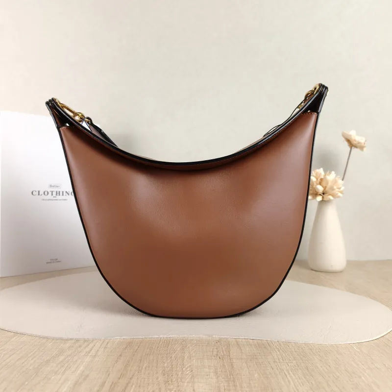 LOEWE Shoulder Bagluna Shoulder Bag Caramel Calfskin One Size32 × 9 × 27 cm