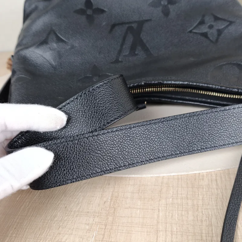 Louis Vuitton Crossbody Bag Carryall Black Calfskin Small29.5 × 12 × 24 cm — detail view 8 of 13