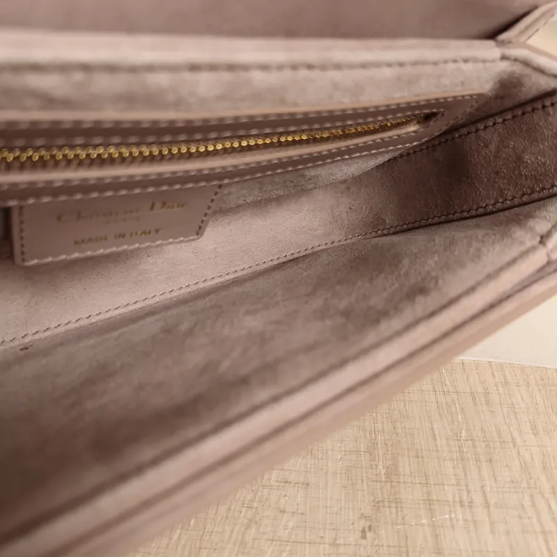 DIOR Crossbody Bag30Montaigne 30 Avenue Calfskin One Size23 × 6.5 × 13 cm — detail view 11 of 14