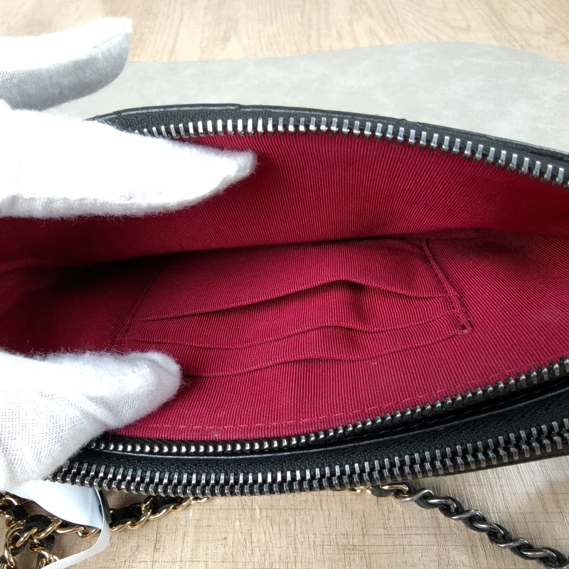 Chanel Crossbody Bag Gabrielle Gabrielle Bag Black Calfskinmini19 × 4 × 10 cm — detail view 7 of 15