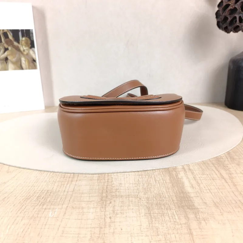 CELINE Crossbody Bag FOLCO TRIOMPHE Caramel Calfskin One Size 18.5 × 7 × 15 cm — cover view 3 of 5