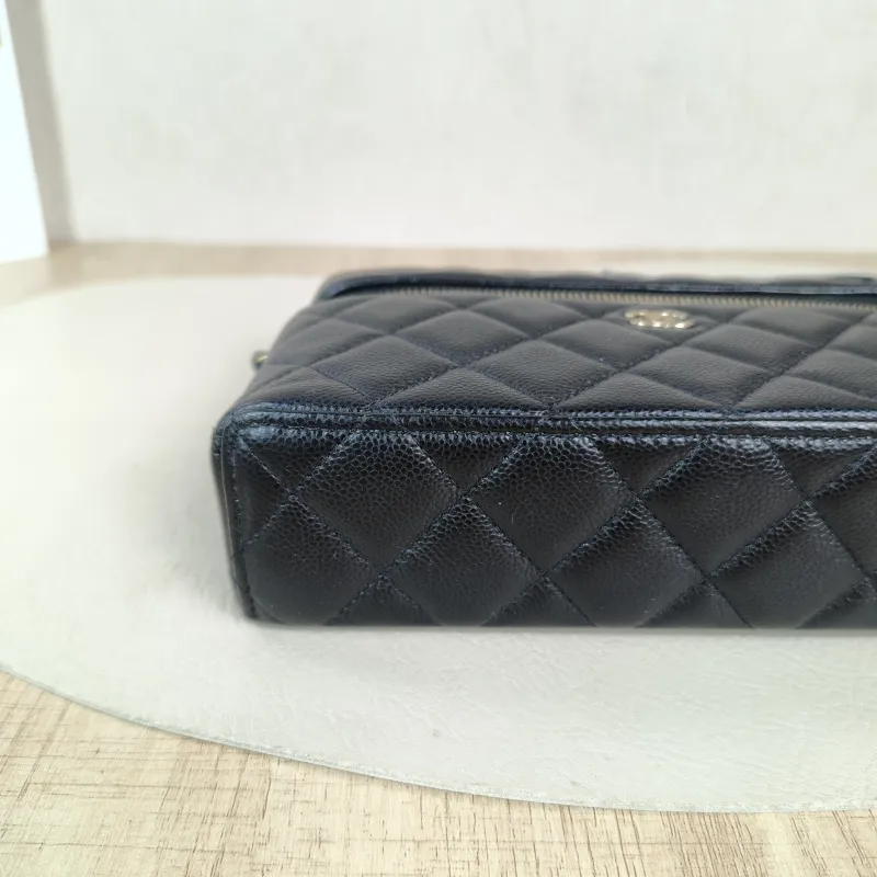 Chanel Crossbody Bag lp Box Bag Top Handle Crossbody Bag Black Grained Calfskin One Size 19.5 × 5 × 17 cm — detail view 5 of 13