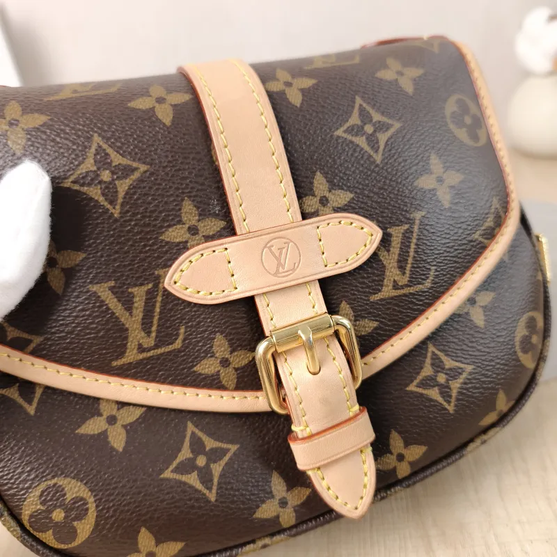 Louis Vuitton Crossbody Bag Saumur BB BB Monogram PVC BB 20 × 8 × 16 cm — detail view 5 of 11