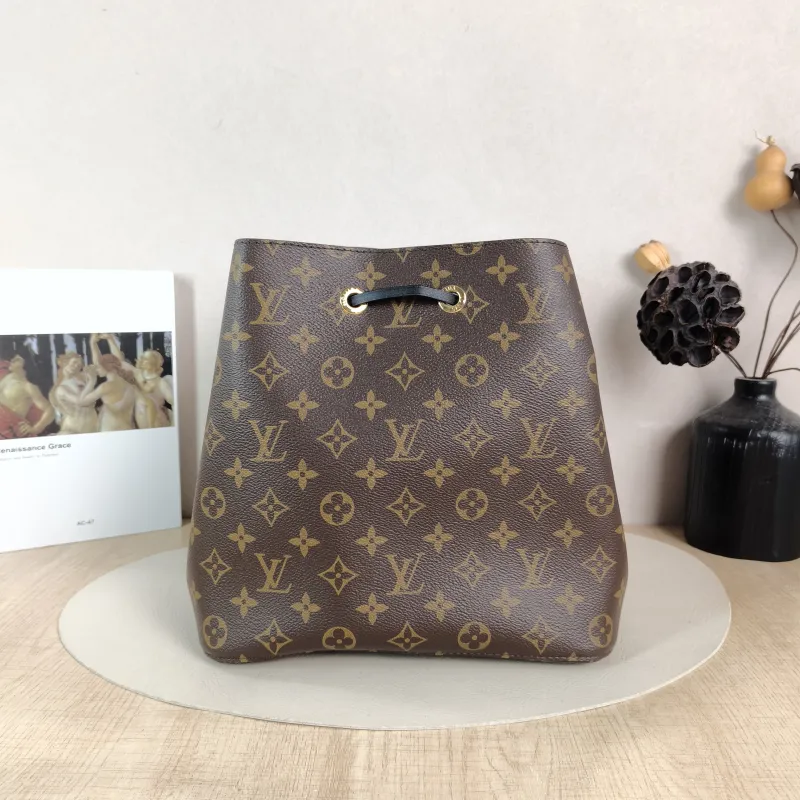 Louis Vuitton Shoulder Bag NÉONOÉ Bucket Bag Black PVC Medium 26 × 17.5 × 26 cm — cover view 5 of 6
